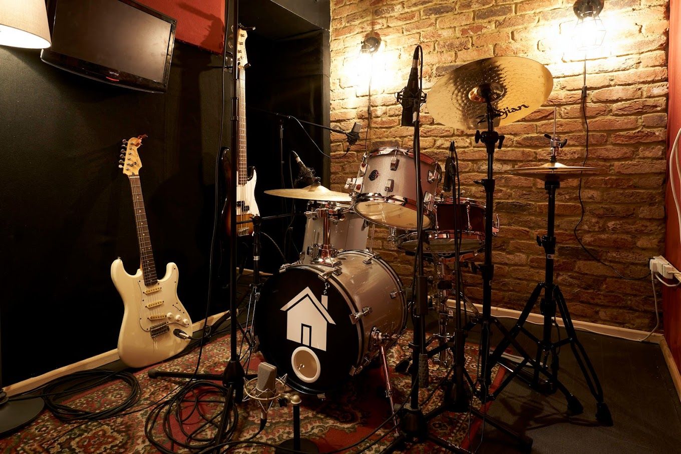 Free House Studio - Photo 2